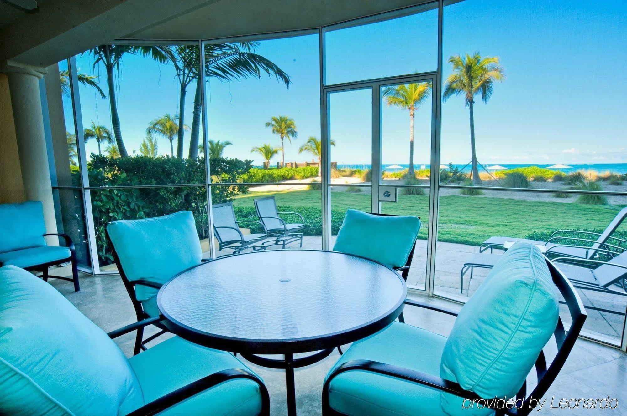 The Tuscany On Grace Bay Restaurang bild