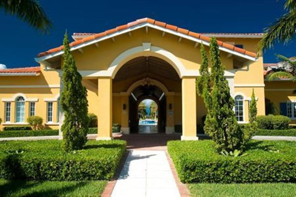 The Tuscany On Grace Bay Exteriör bild
